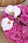 из роз Аква и орхидей - Сердце на двоих