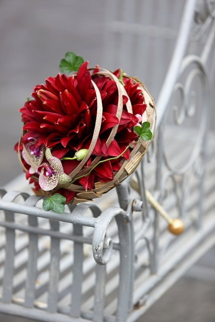 Букет невесты  - Гламелия Красная лилия