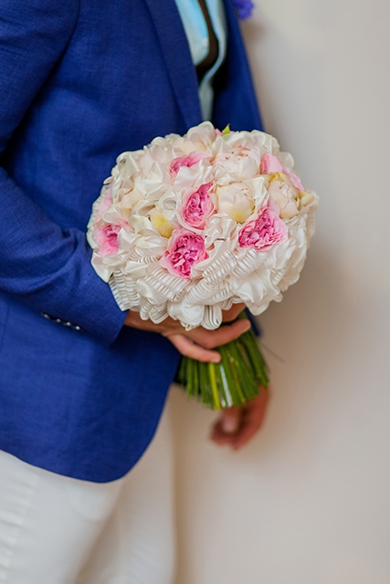 Букет невесты с пионами и розами - Кружевное облако